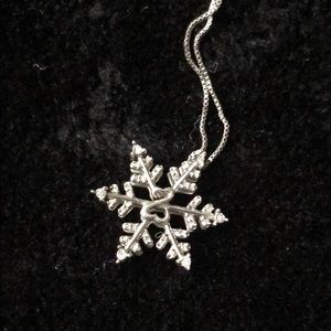 Kay jewelers open hearts snowflake necklace